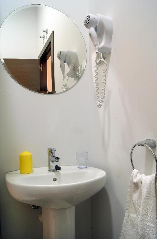 Hostal Cibeles Madrid Bilik gambar